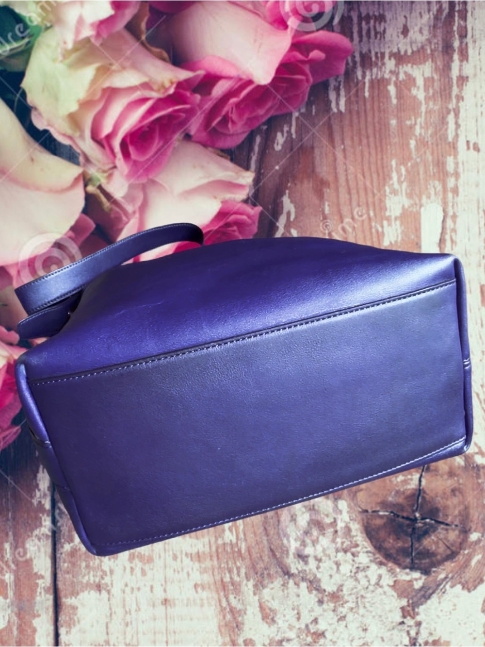 NWT VINTAGE COACH LEGACY PURPLE DUFFLE BAG
19889 - Picture 5 of 12